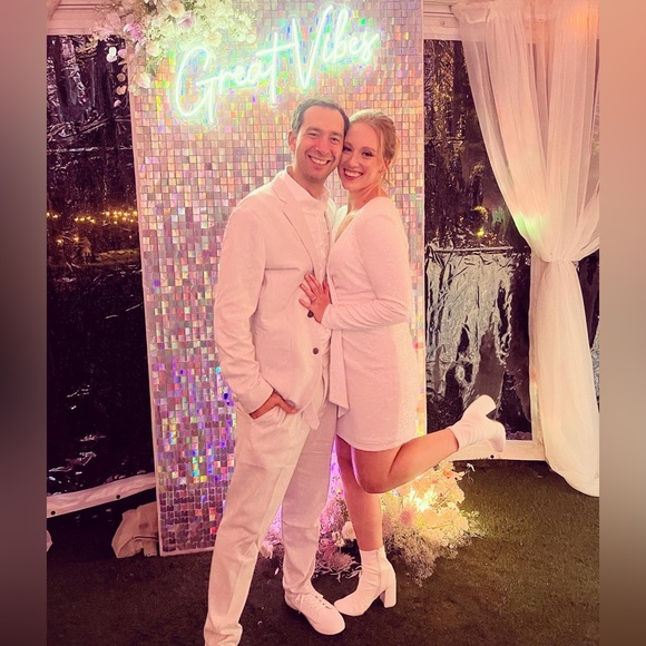 Meet Your Posher! - Picture 1 of 16